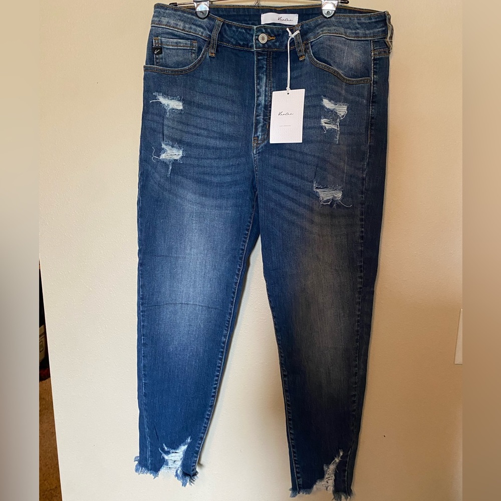 Never worn, Kancan Women’s Distressed Jeans
